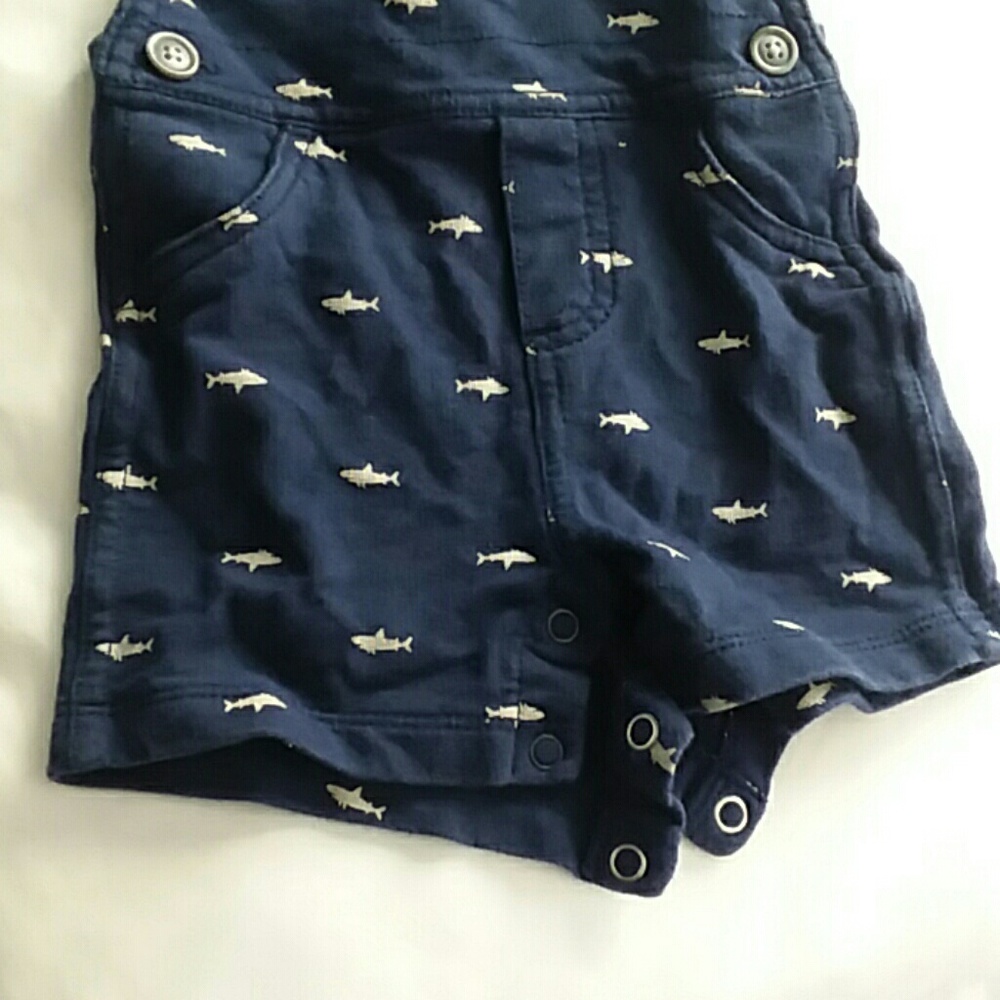 Carter's overall ๐!! - Picture 2 of 4